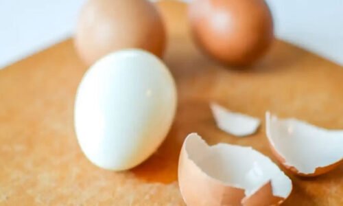 سائنس نے اُبلا انڈہ چھیلنے کا صحیح طریقہ بتا دیا