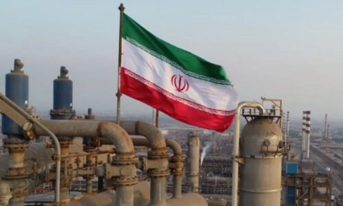 ایرانی تیل درآمد کرنے والی کمپنیوں اور آئل ٹینکرز پر امریکا نے نئی پابندیاں عائد کر دیں
