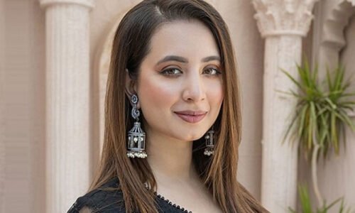 پولیس سے نہیں، شادی سے ڈر لگتا ہے، کومل عزیز