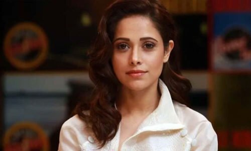 کوئی بھی نماز پڑھنے سے نہیں روک سکتا، نصرت بھروچا ٹرولنگ پر پھٹ پڑیں