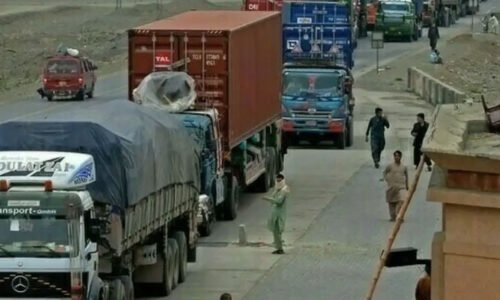 پاکستان کا ایران سے بارٹر پالیسی پر نظر ثانی کا فیصلہ، 1200 ایرانی ٹرک سرحد پر پھنس گئے