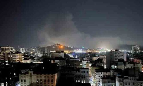 امریکا کے یمن میں صنعا اور دیگر علاقوں پر فضائی حملے، 8 افراد زخمی