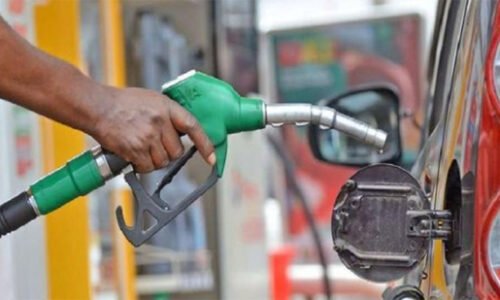 پمپس پر چوری روکنے کیلئے پٹرول ڈالنے والی نوزلز ڈیجیٹل کرنے کا منصوبہ
