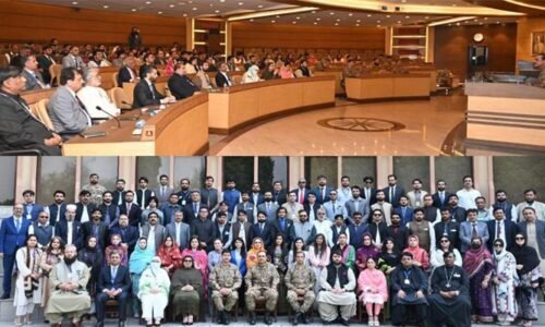 پاکستان خطے میں امن کا خواہاں ہے،خودمختاری پر سمجھوتہ نہیں ہوگا،آرمی چیف