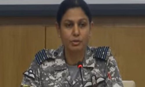 پاکستان نے مغربی سرحدی علاقوں پر فوجی تنصیبات کو نشانہ بنایا، بھارتی حکام کا اعتراف