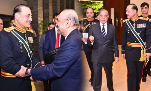 فیلڈ مارشل کیجانب سےعشائیہ، صدر، وزیراعظم سمیت سیاسی قیادت کی شرکت