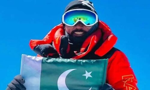 پاکستانی کوہ پیما سرباز خان نے بڑی تاریخ رقم کردی