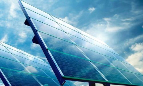 قیمتوں میں کمی، پاکستان سولر پینلز درآمد کرنے والا دنیا کا تیسرا بڑا ملک بن گیا