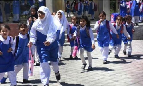 پنجاب بھر کے تعلیمی ادارے پیر سے دوبارہ کھلیں گے، وزیر تعلیم رانا سکندر