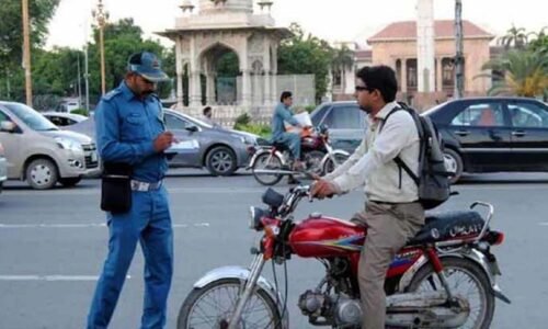 پنجاب ٹریفک پولیس کا بھی یونیفارم تبدیل کرنے کا فیصلہ