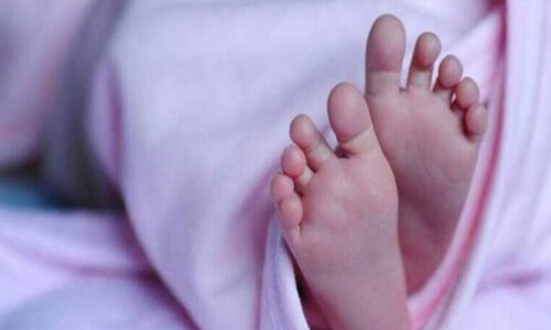 کراچی: بلدیہ ٹاؤن میں خاتون کے ہاں بیک وقت 5 بچوں کی پیدائش