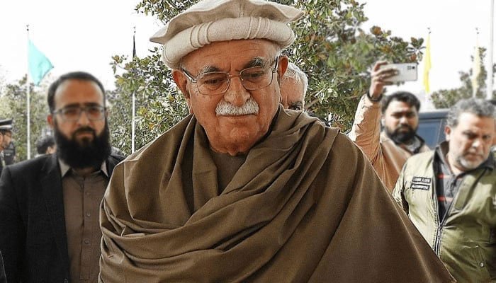 عمران خان نے محمود خان اچکزئی کو اپوزیشن لیڈر کیلئے نامزد کر دیا
