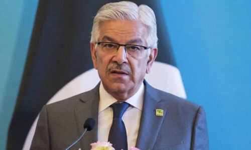 آدھی سے زیادہ بیوروکریسی پرتگال میں پراپرٹی لیکر شہریت لینے کی تیاری کر رہی ہے ، خواجہ آصف