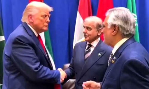 امریکی صدر اور وزیراعظم شہبازشریف کی ملاقات، خوشگوار ماحول میں غیر رسمی گفتگو