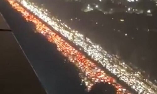 بھارتی شہر گروگرام میں چند گھنٹے کی بارش، 6 سے 7 کلومیٹر تک ٹریفک جام