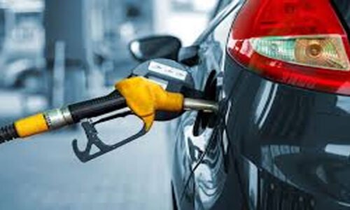 حکومت ایک لیٹر پیٹرول اور ڈیزل پر کتنا ٹیکس لیتی ہے؟ تفصیلات سامنے آگئیں